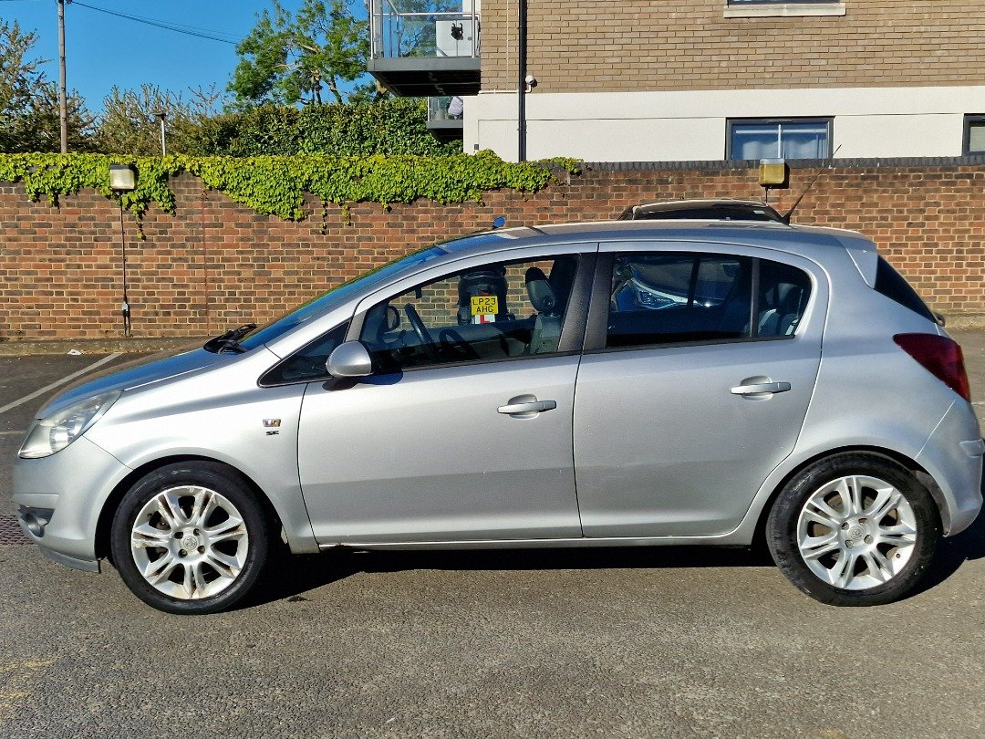 2010 VAUXHALL Corsa Automatic 1398 Automatic For Sale image 4